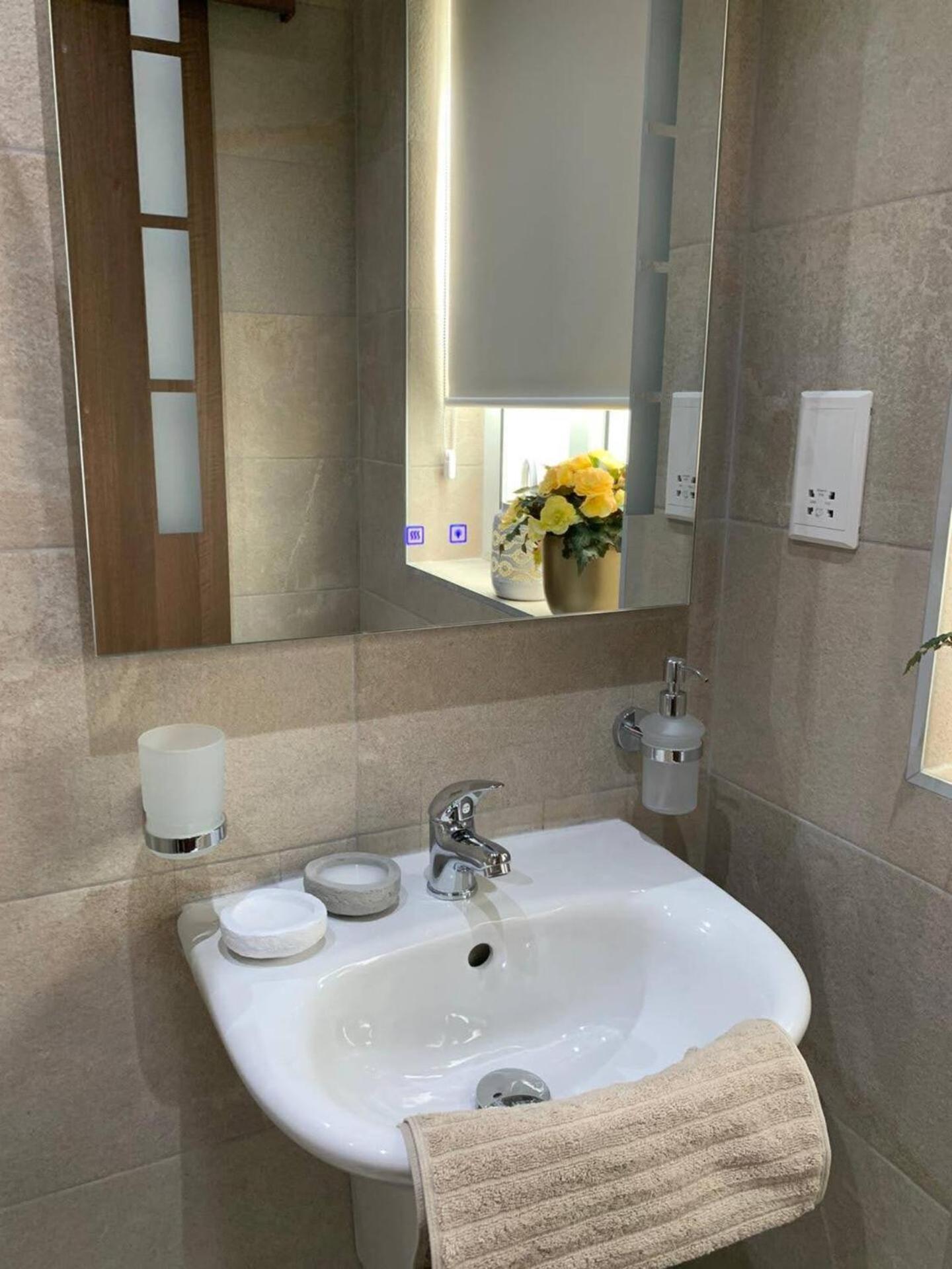 Fl 1 Ta'Lonza Luxury With Hot Tub By Homely Mellieħa Buitenkant foto