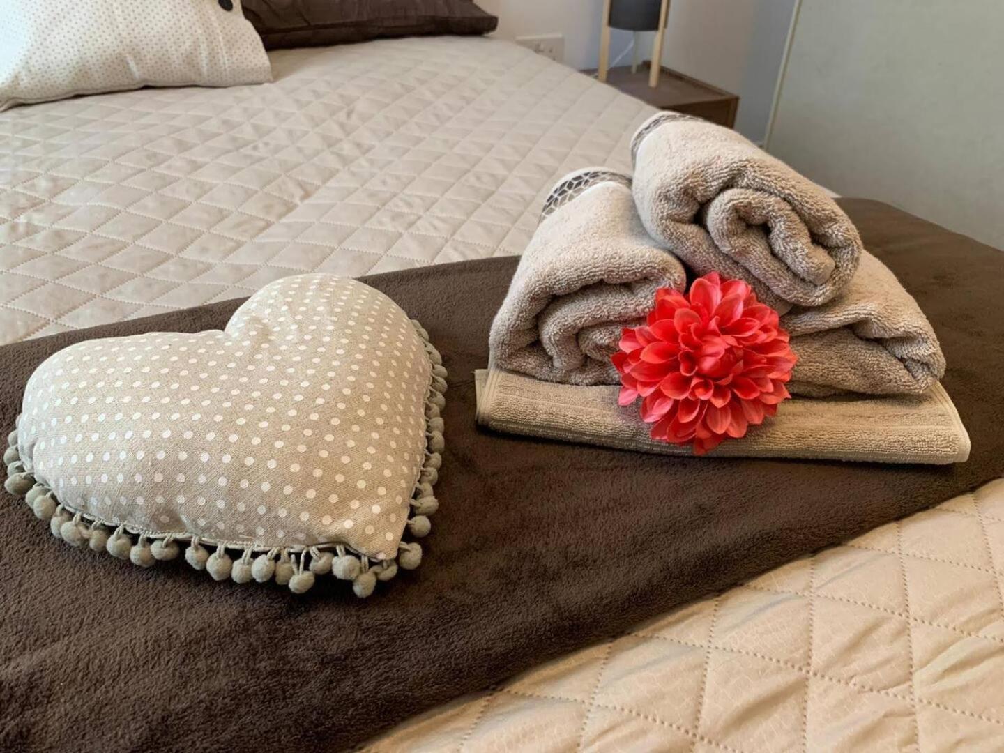 Fl 1 Ta'Lonza Luxury With Hot Tub By Homely Mellieħa Buitenkant foto