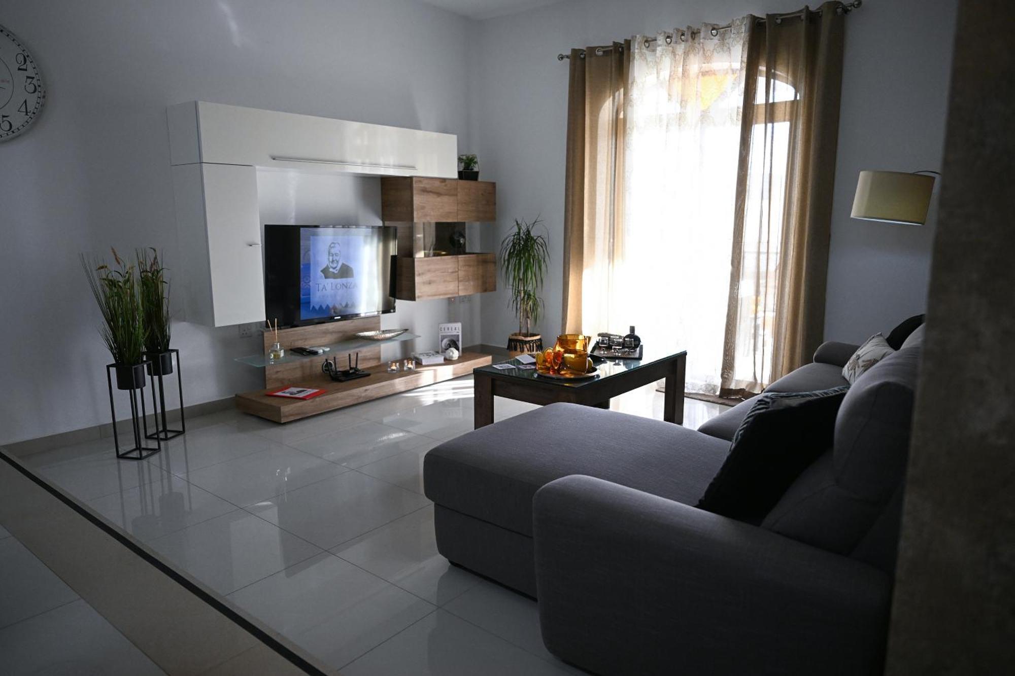 Fl 1 Ta'Lonza Luxury With Hot Tub By Homely Mellieħa Buitenkant foto