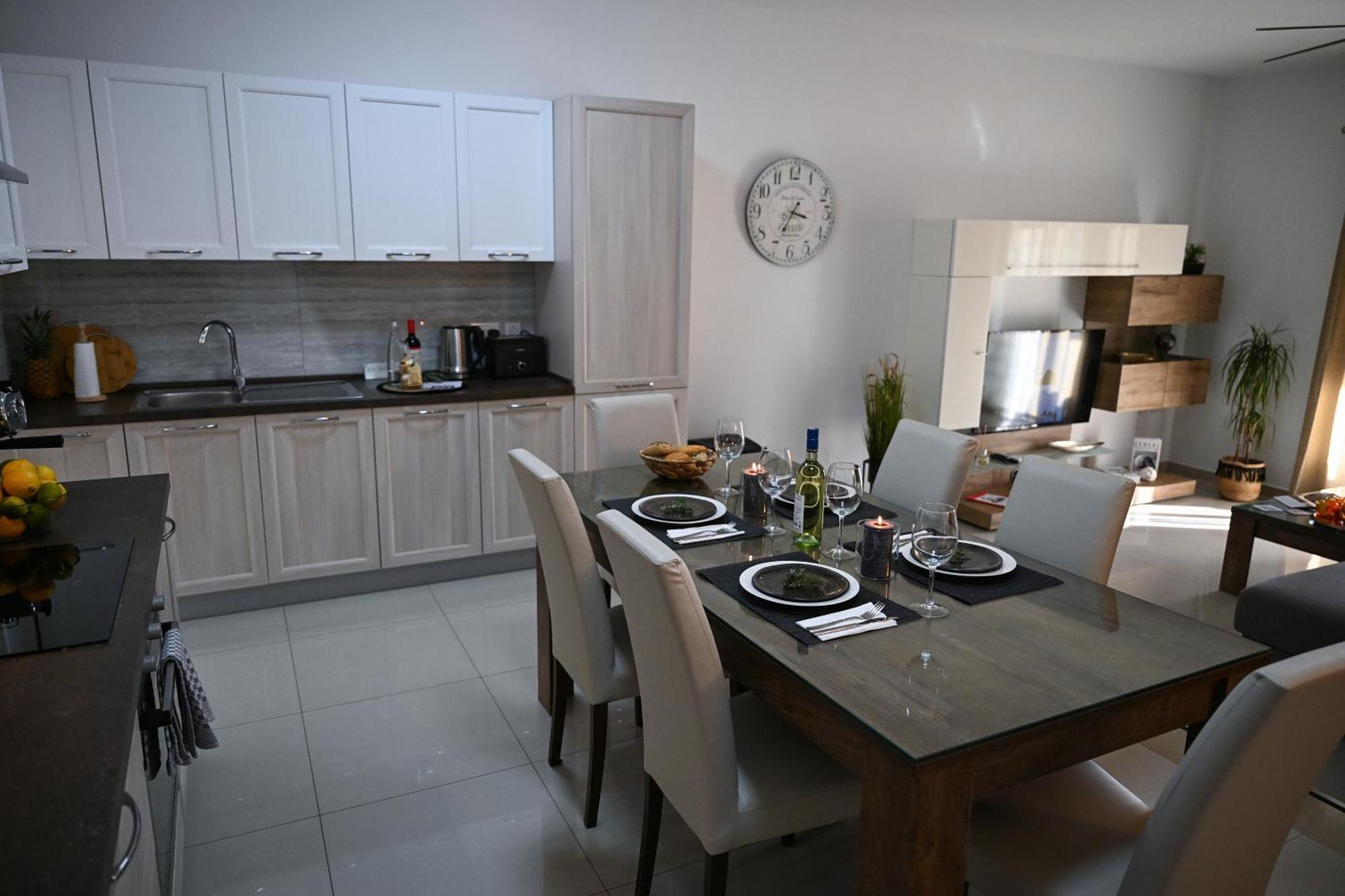 Fl 1 Ta'Lonza Luxury With Hot Tub By Homely Mellieħa Buitenkant foto