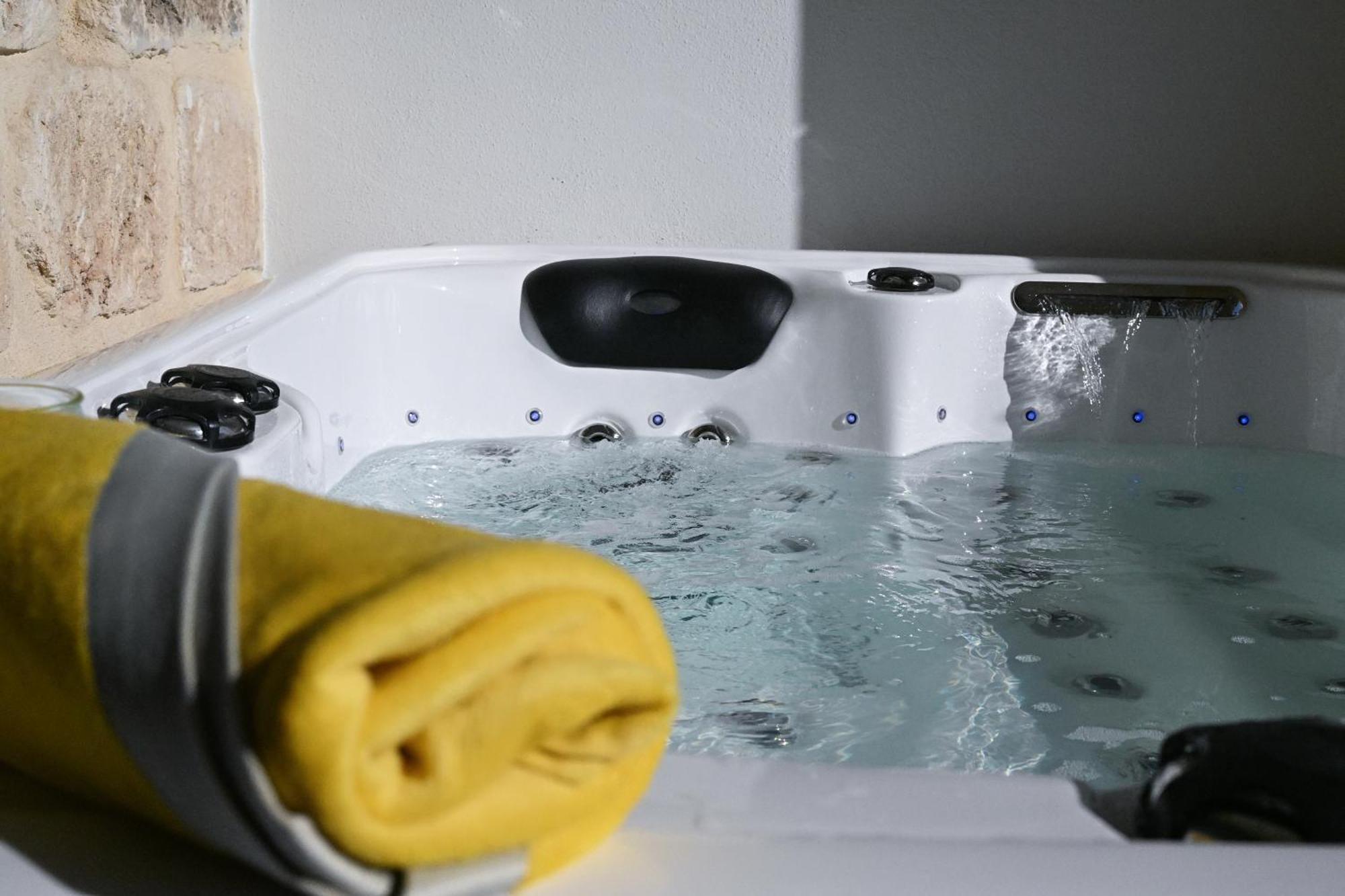 Fl 1 Ta'Lonza Luxury With Hot Tub By Homely Mellieħa Buitenkant foto